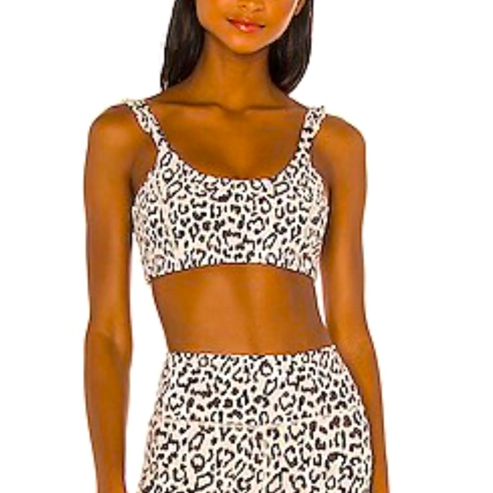L’urv sports bra! NEW! Wild Wander Crop
